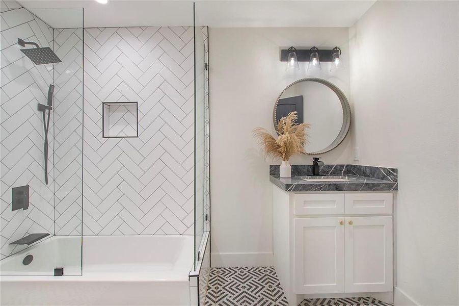 Image 33 of a home in .