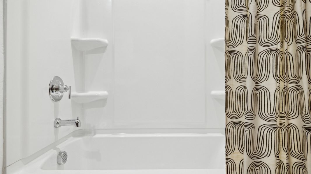 Representative interior finishes for a home built from the Courtland by D.R. Horton in Quail Ranch, San Tan Valley (Image 20).