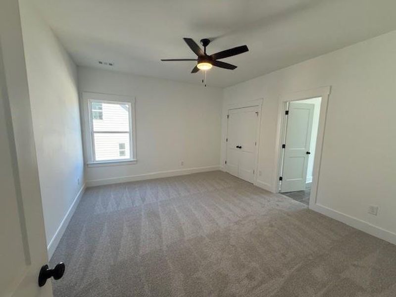 Spacious, unfurnished interior of a new home in , Jefferson (Image 22).