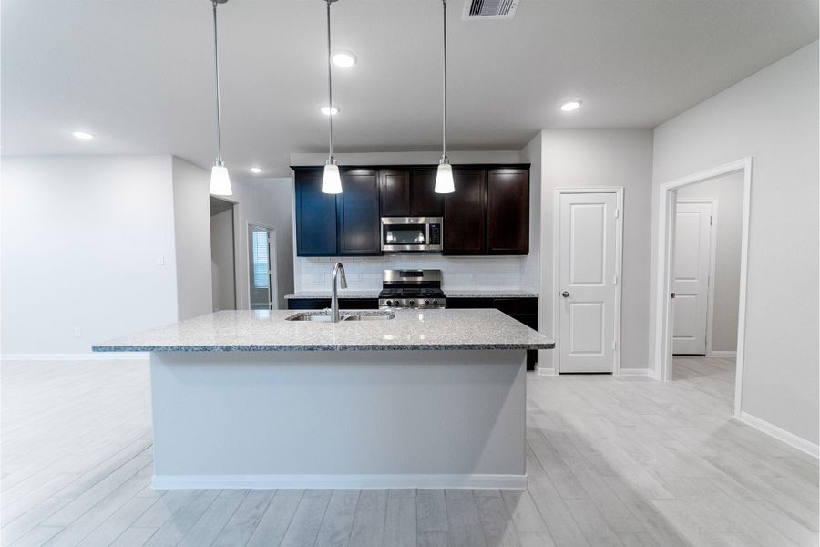 Furnished interior view inside a new home in Canterra Creek, Rosharon (Image 5).