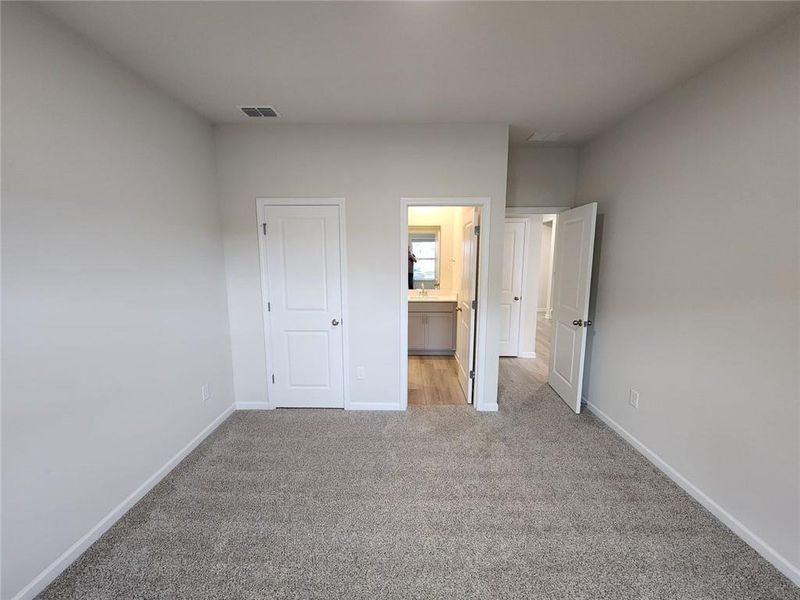 Spacious, unfurnished interior of a new home in The Oaks at Dawson, Dawsonville (Image 30). Spacious, unfurnished interior of a new home in The Oaks at Dawson, Dawsonville (Image 30).