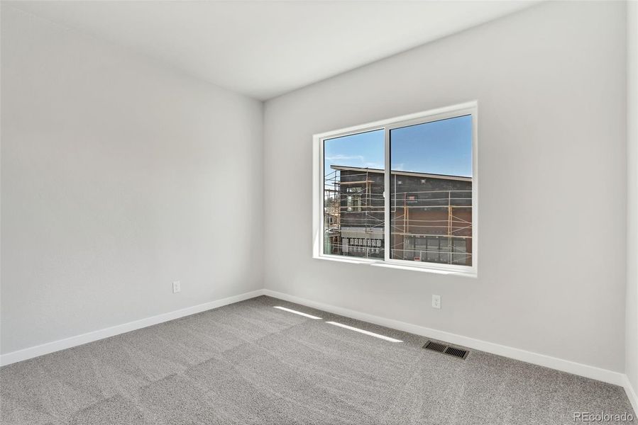 Spacious, unfurnished interior of a new home in , Monument (Image 16).