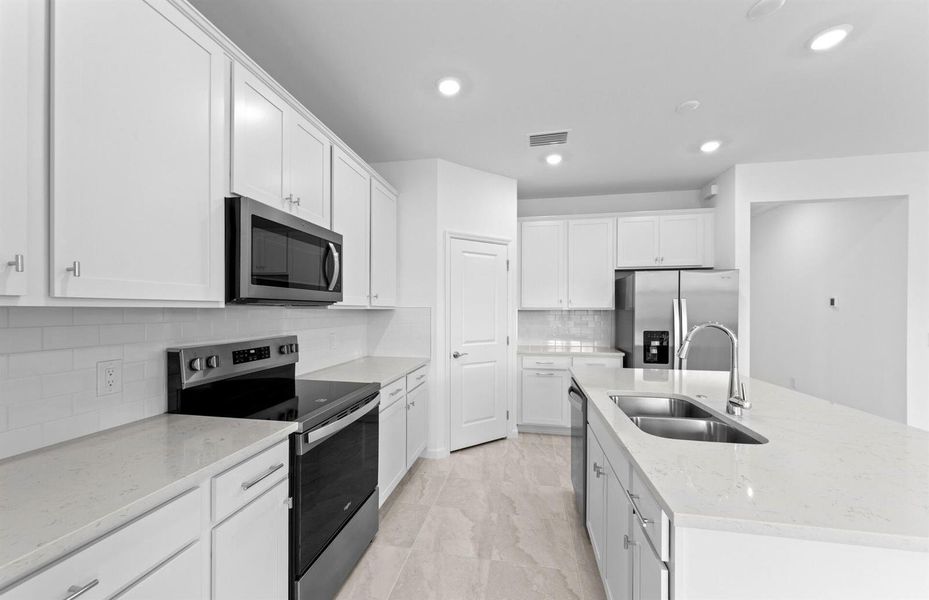 SWFL_HML_Cedar_12403_Kitchen