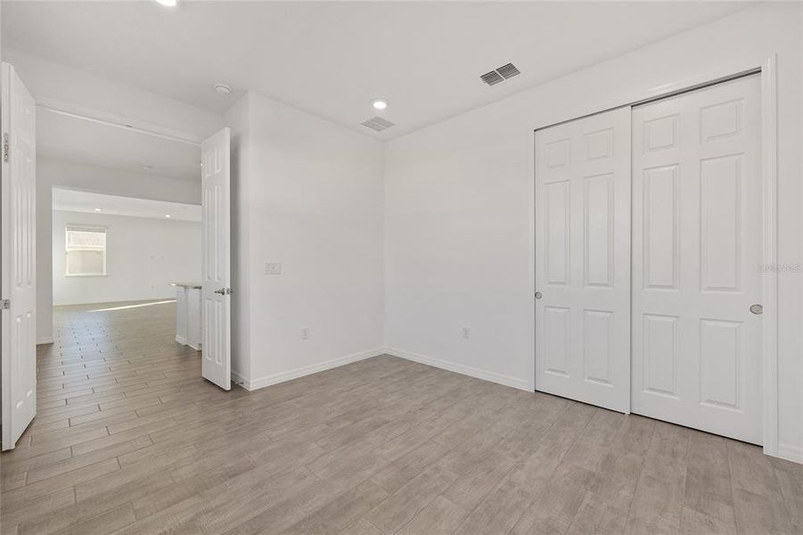 Spacious, unfurnished interior of a new home in Calesa Township, Ocala (Image 45).