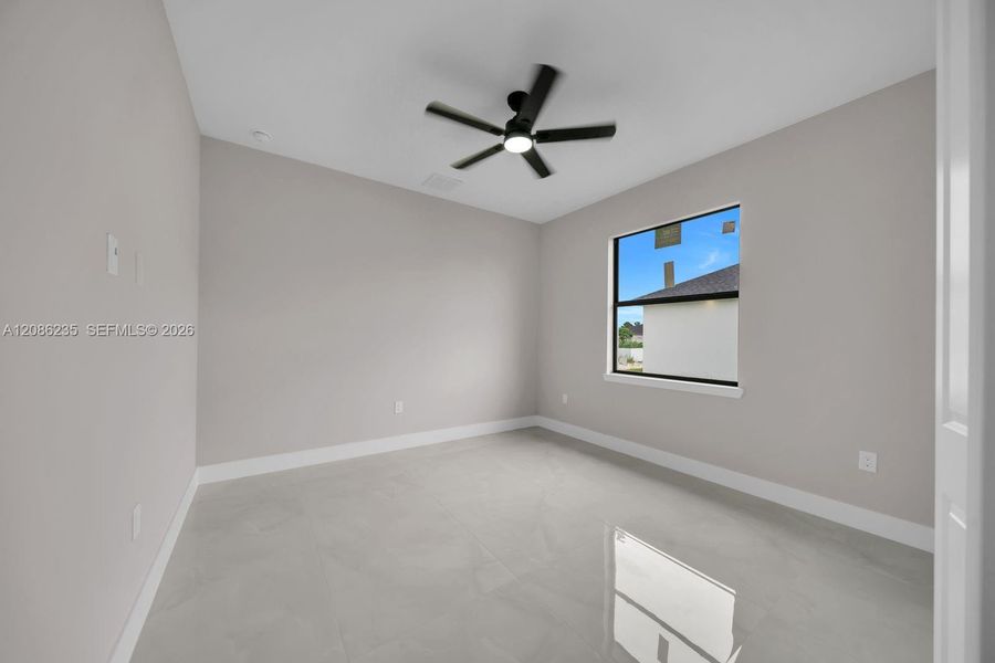 Spacious, unfurnished interior of a new home in , Lehigh Acres (Image 25).