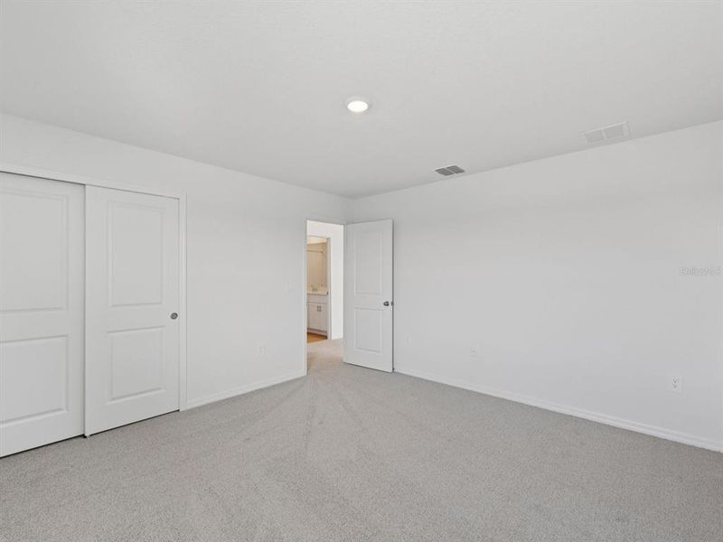 Spacious, unfurnished interior of a new home in Oakfield Trails - Premier Series, Parrish (Image 32).