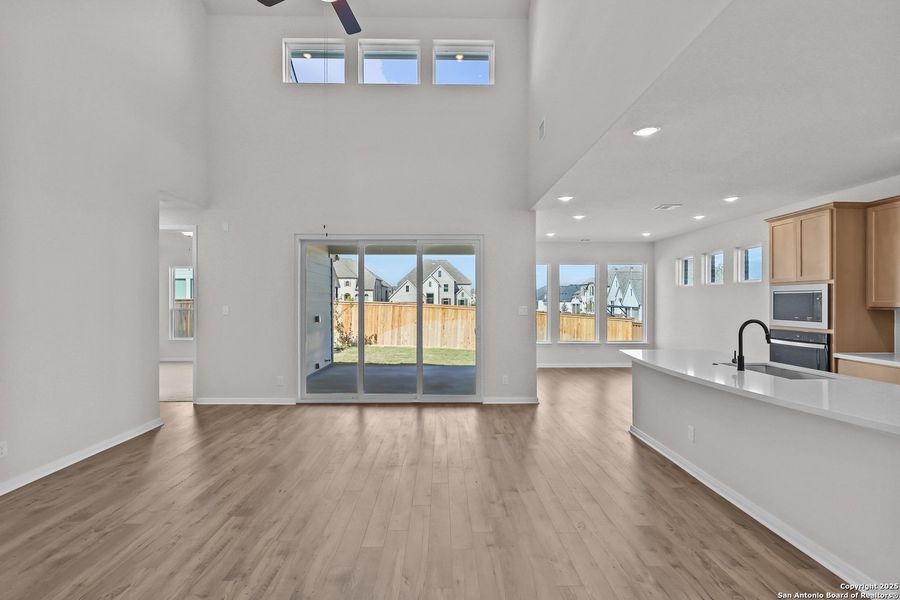 Spacious, unfurnished interior of a new home in Mayfair 60', New Braunfels (Image 37).