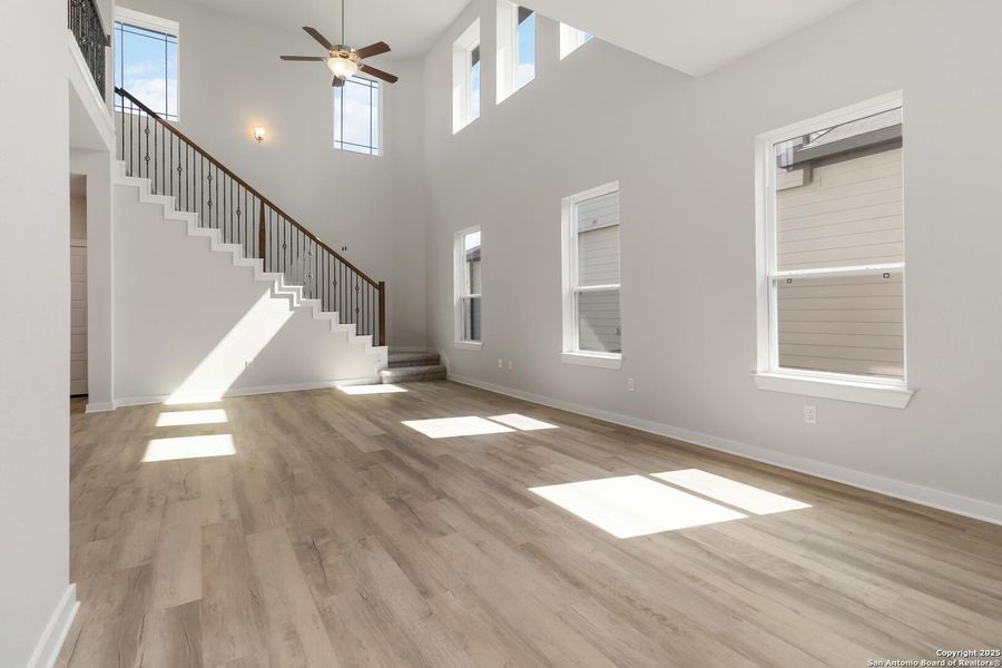 Spacious, unfurnished interior of a new home in Hunters Ranch, San Antonio (Image 16). Spacious, unfurnished interior of a new home in Hunters Ranch, San Antonio (Image 16).
