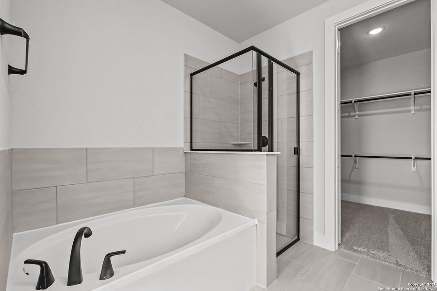 Furnished interior view inside a new home in Mayfair 50', New Braunfels (Image 13).