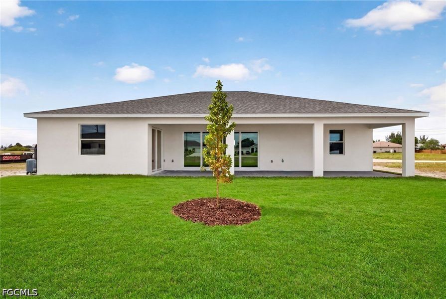 Exterior details and patio area of a home in Cape Coral, Cape Coral (Image 15).