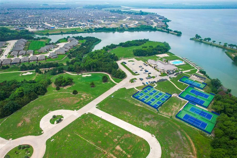 Image 3 of a home in Heath Golf & Yacht Club. Image 3 of a home in Heath Golf & Yacht Club.