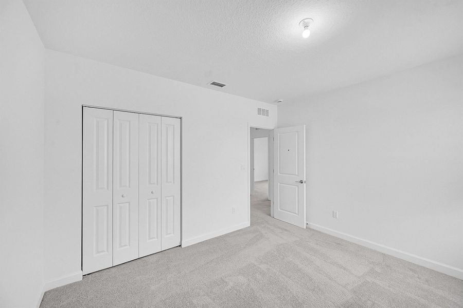 Spacious, unfurnished interior of a new home in Seagrove: The Indies, Fort Pierce (Image 17).