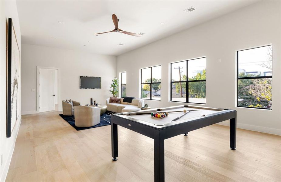 Furnished interior view inside a new home in , Dallas (Image 9).