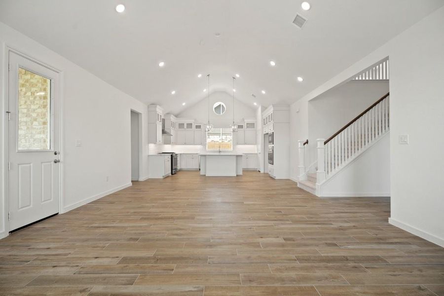Spacious, unfurnished interior of a new home in Westland Ranch - 70' Homesites, League City (Image 22).