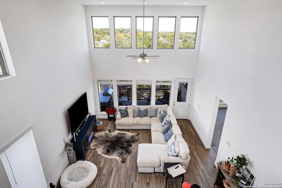 Furnished interior view inside a new home in Cibolo Canyons 50', San Antonio (Image 16). Furnished interior view inside a new home in Cibolo Canyons 50', San Antonio (Image 16).