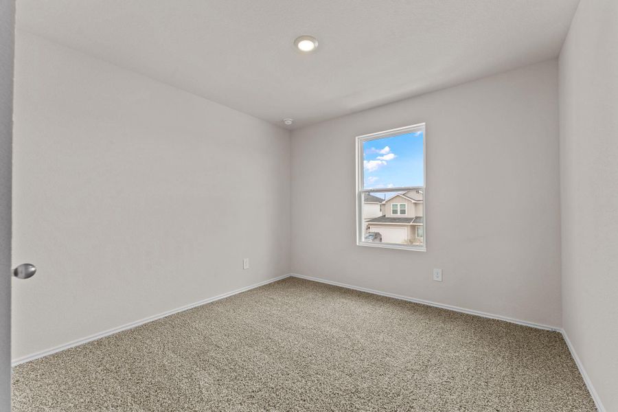 Spacious, unfurnished interior of a new home in Bollinger, Uhland (Image 21).