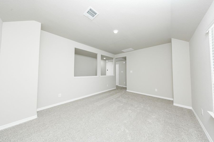 Spacious, unfurnished interior of a new home in Granger Pines, Conroe (Image 17).