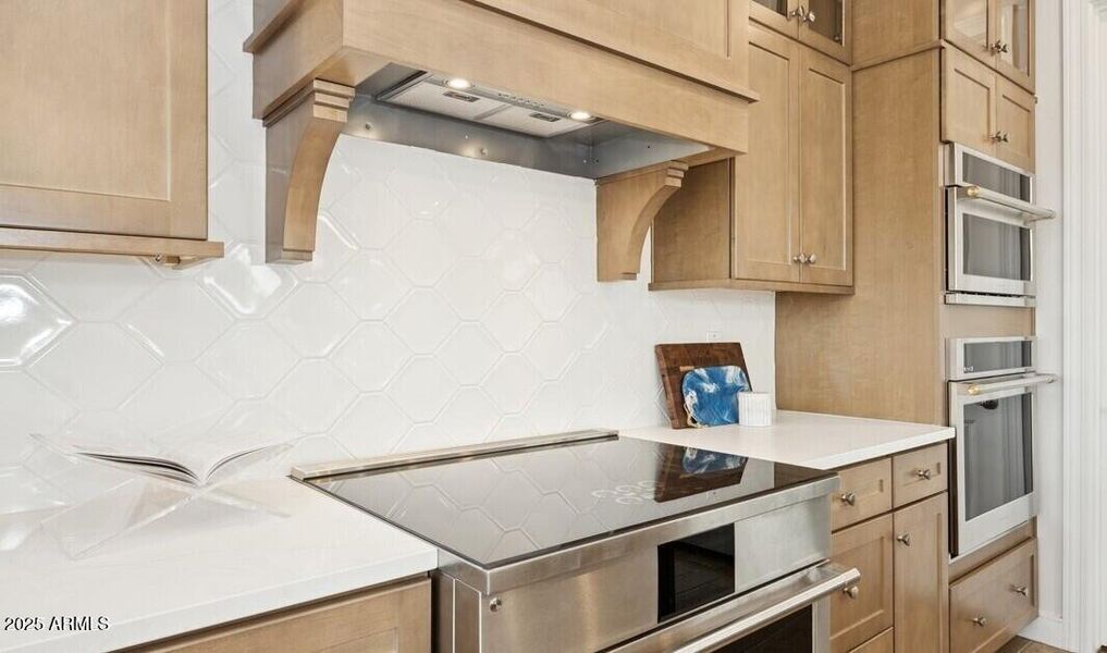 172755_Honeysuckle Trail_Hampton_Kitchen 172755_Honeysuckle Trail_Hampton_Kitchen