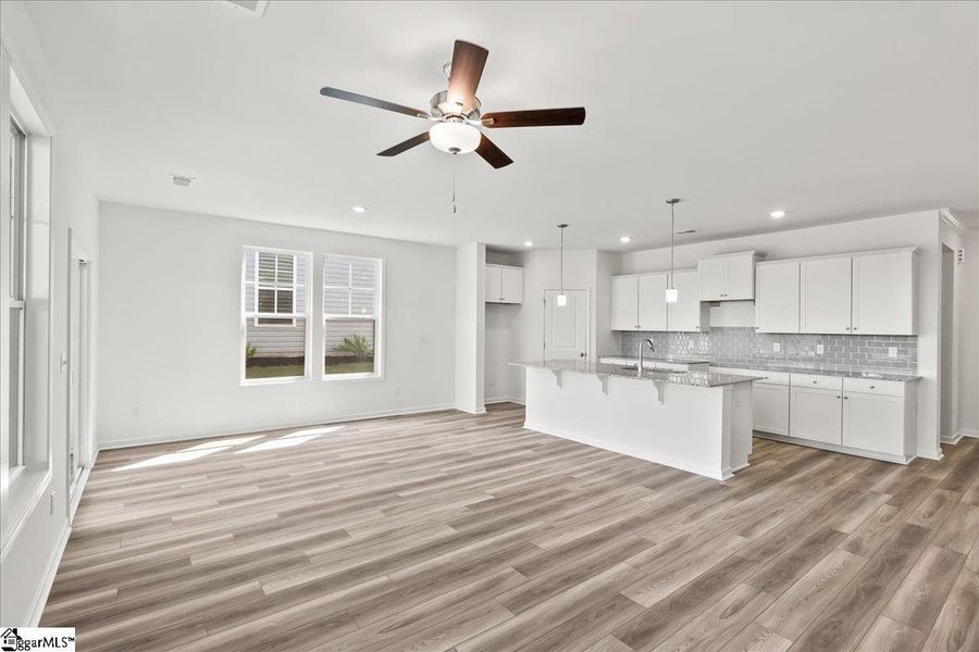 Spacious, unfurnished interior of a new home in Halton Oaks, Spartanburg (Image 12). Spacious, unfurnished interior of a new home in Halton Oaks, Spartanburg (Image 12).