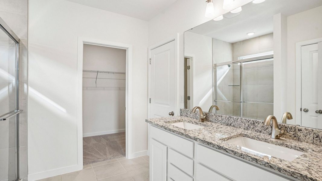 Furnished interior view inside a new home in Willowbrook North, Winter Haven (Image 21).