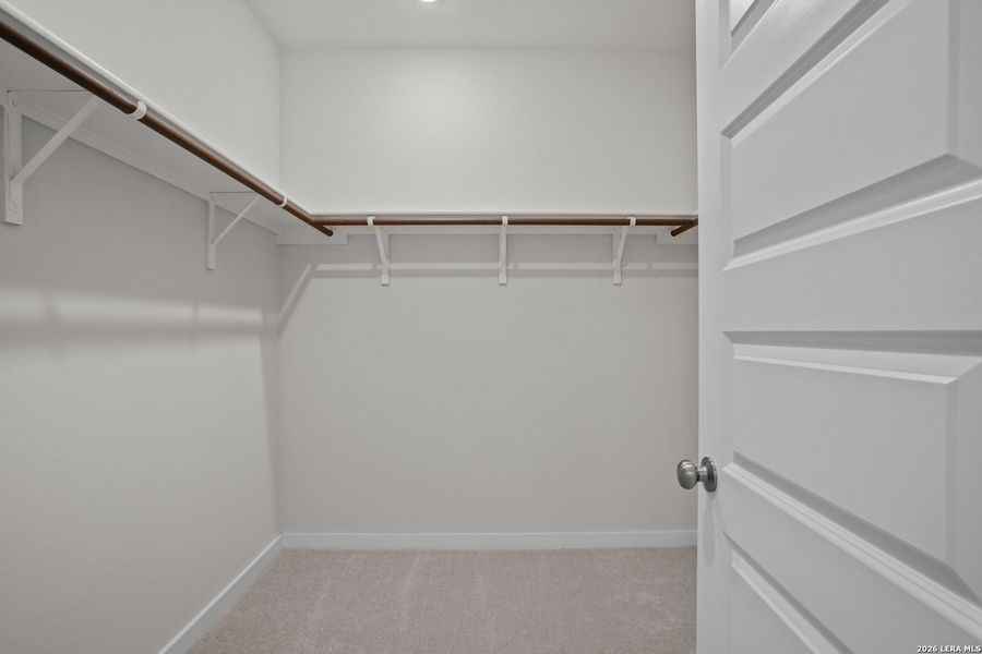 Spacious, unfurnished interior of a new home in Mesa Vista, San Antonio (Image 17).