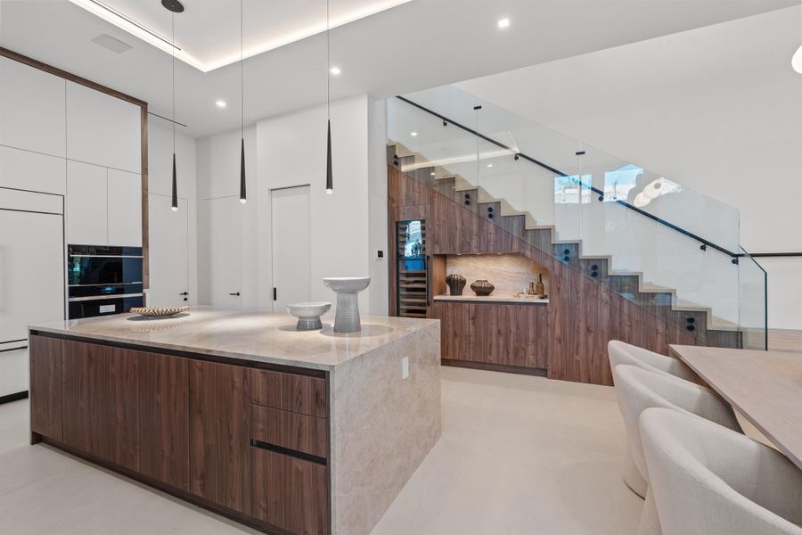 KITCHEN_TO_STAIRCASE_DT