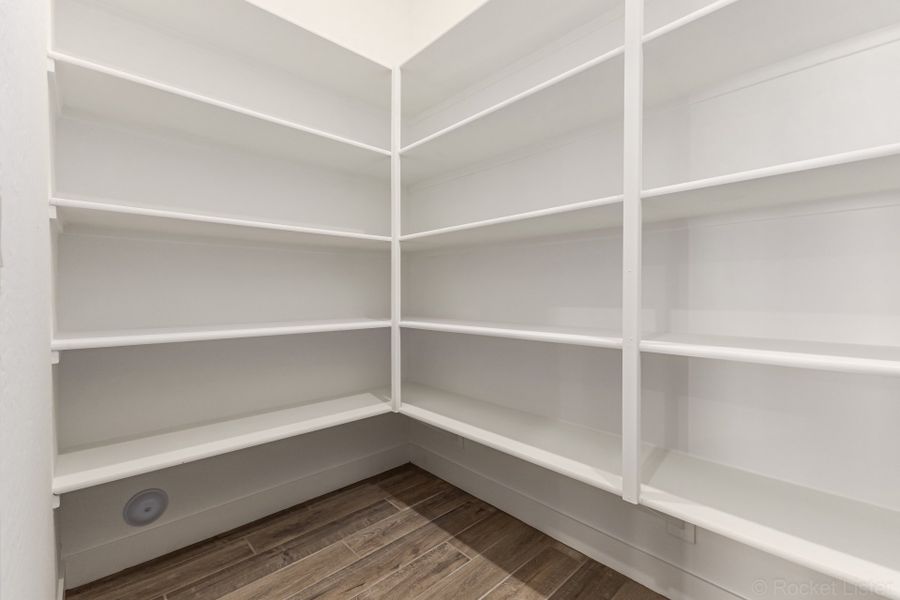 Spacious, unfurnished interior of a new home in North Creek, Queen Creek (Image 9).