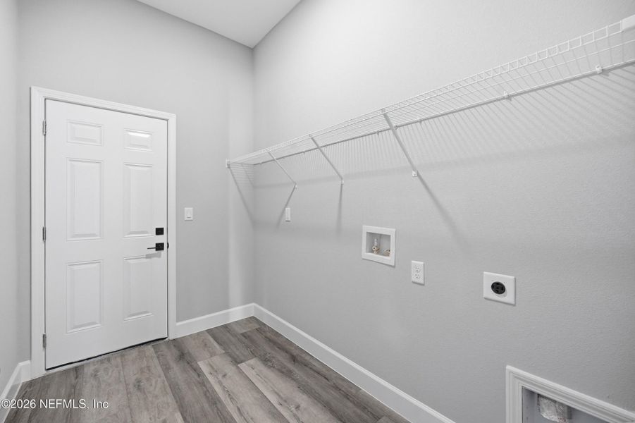 Spacious, unfurnished interior of a new home in , Jacksonville (Image 30).