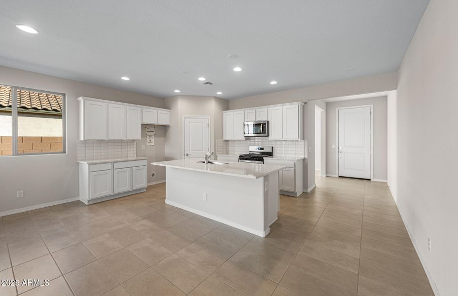 Cafe/Kitchen Cafe/Kitchen