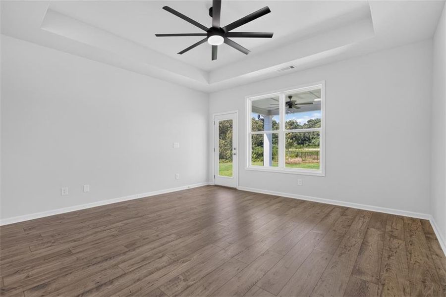 Spacious, unfurnished interior of a new home in , Athens (Image 48).