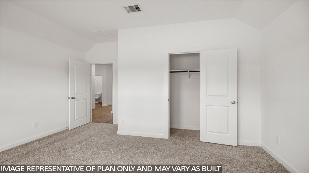 Spacious, unfurnished interior of a new home in Silverthorne, Conroe (Image 17).