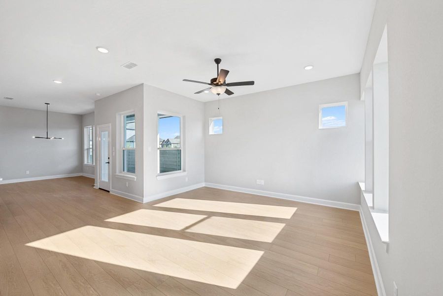 Spacious, unfurnished interior of a new home in Pomona 40' Homesites, Manvel (Image 27). Spacious, unfurnished interior of a new home in Pomona 40' Homesites, Manvel (Image 27).