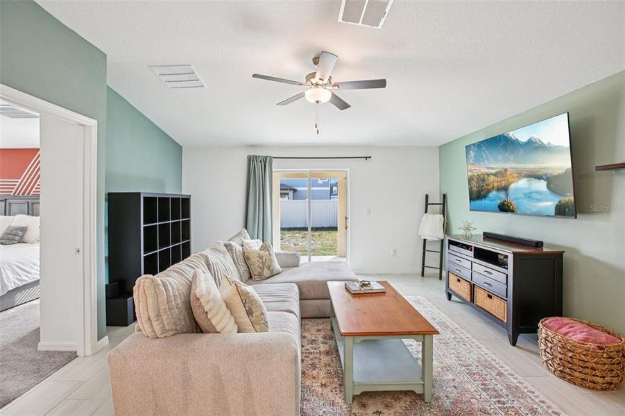Furnished interior view inside a new home in , Land O' Lakes (Image 31).