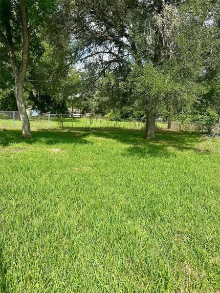 Exterior details and patio area of a home in , Lake Jackson (Image 2).