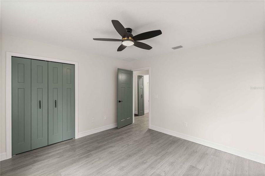 Spacious, unfurnished interior of a new home in , Dunnellon (Image 27).