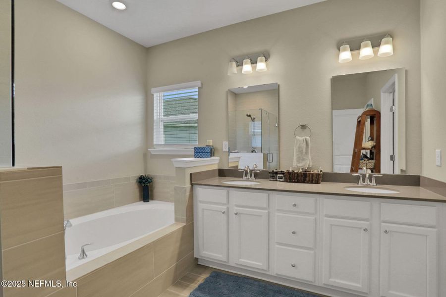 Furnished interior view inside a new home in , Green Cove Springs (Image 28). Furnished interior view inside a new home in , Green Cove Springs (Image 28).