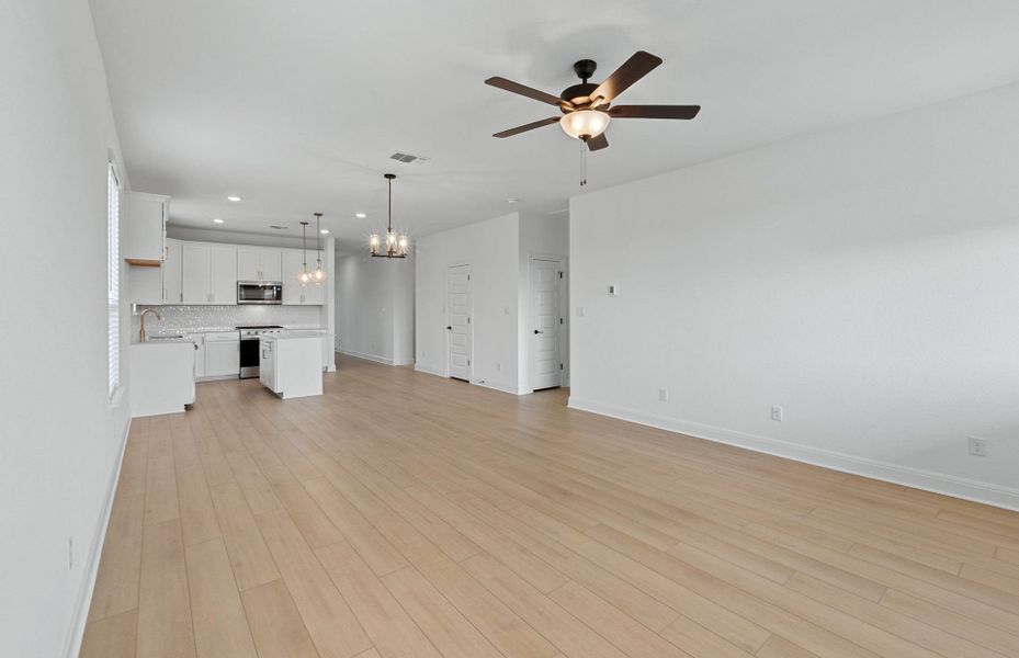 Spacious, unfurnished interior of a new home in Lagos, Manor (Image 25).