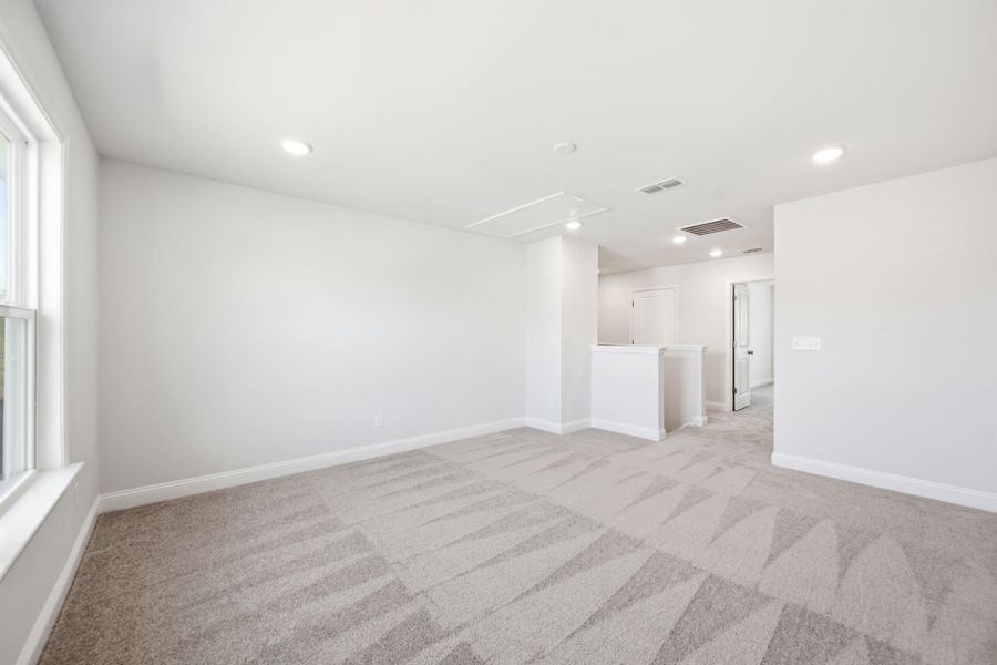 Spacious, unfurnished interior of a new home in Carriage Estates, Lexington (Image 43).