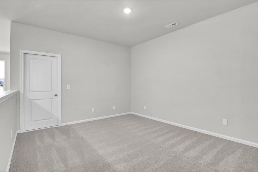 Spacious, unfurnished interior of a new home in Grand Park, Leland (Image 21).
