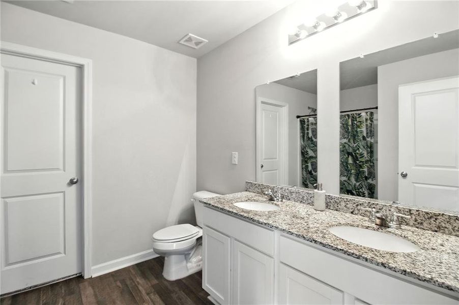 Furnished interior view inside a new home in , Dallas (Image 4).