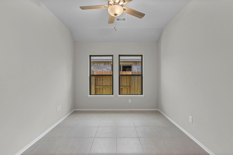 Spacious, unfurnished interior of a new home in Grand Central Park, Conroe (Image 23). Spacious, unfurnished interior of a new home in Grand Central Park, Conroe (Image 23).