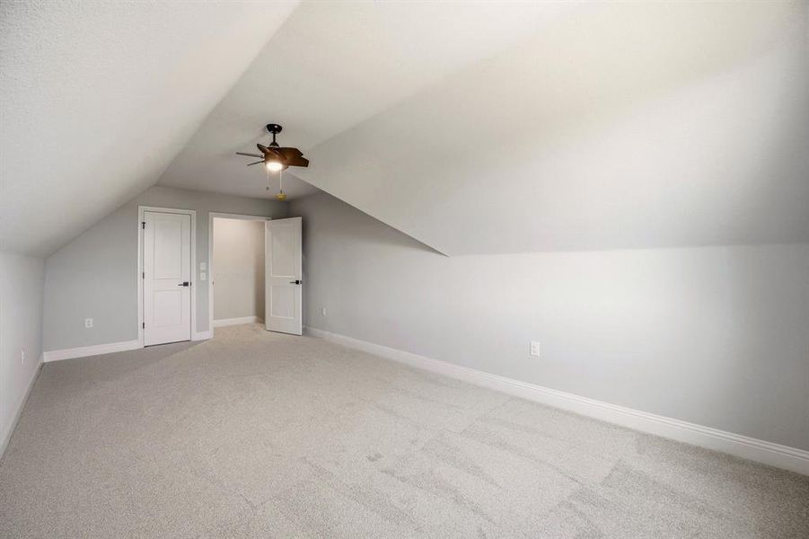 Spacious, unfurnished interior of a new home in , Glen Rose (Image 21).