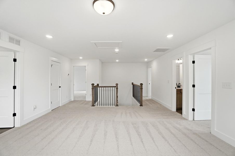 Spacious, unfurnished interior of a new home in Robinson Oaks, Gastonia (Image 22). Spacious, unfurnished interior of a new home in Robinson Oaks, Gastonia (Image 22).