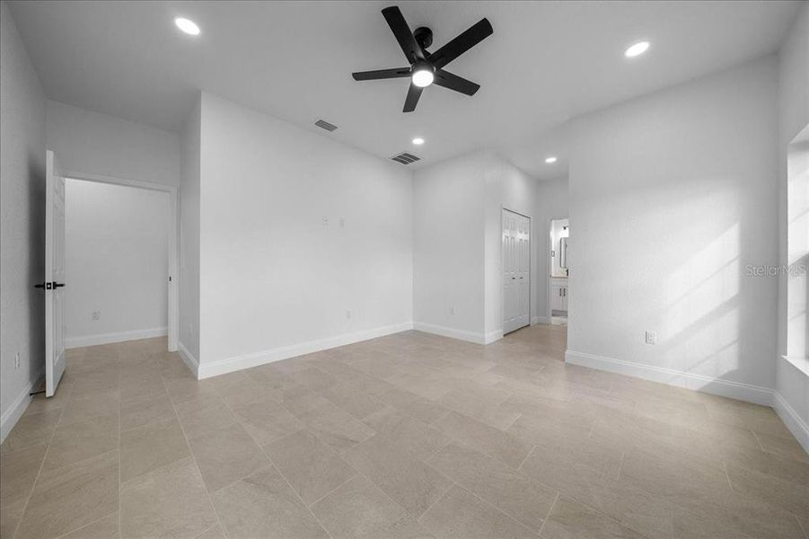 Spacious, unfurnished interior of a new home in , Dunnellon (Image 37). Spacious, unfurnished interior of a new home in , Dunnellon (Image 37).