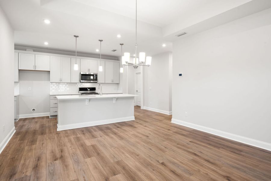 Spacious, unfurnished interior of a new home in Sun City Hilton Head, Bluffton (Image 17).
