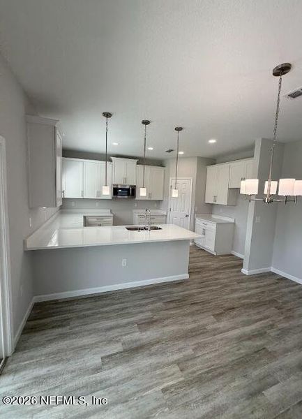 Spacious, unfurnished interior of a new home in , Jacksonville (Image 12).