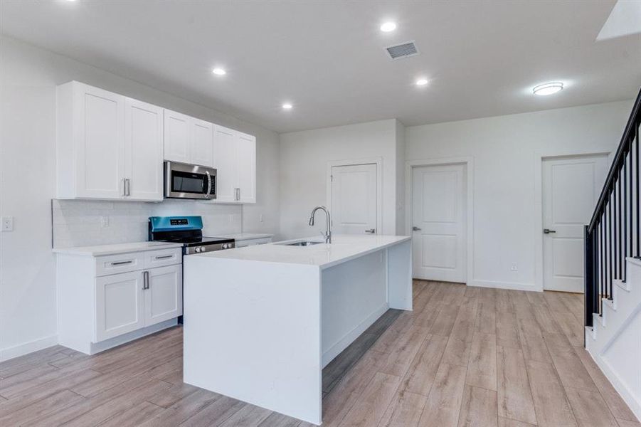 Furnished interior view inside a new home in , Dallas (Image 4).