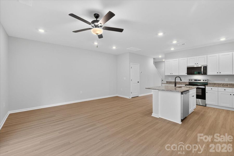 Spacious, unfurnished interior of a new home in Rhyne Court, Gastonia (Image 20).