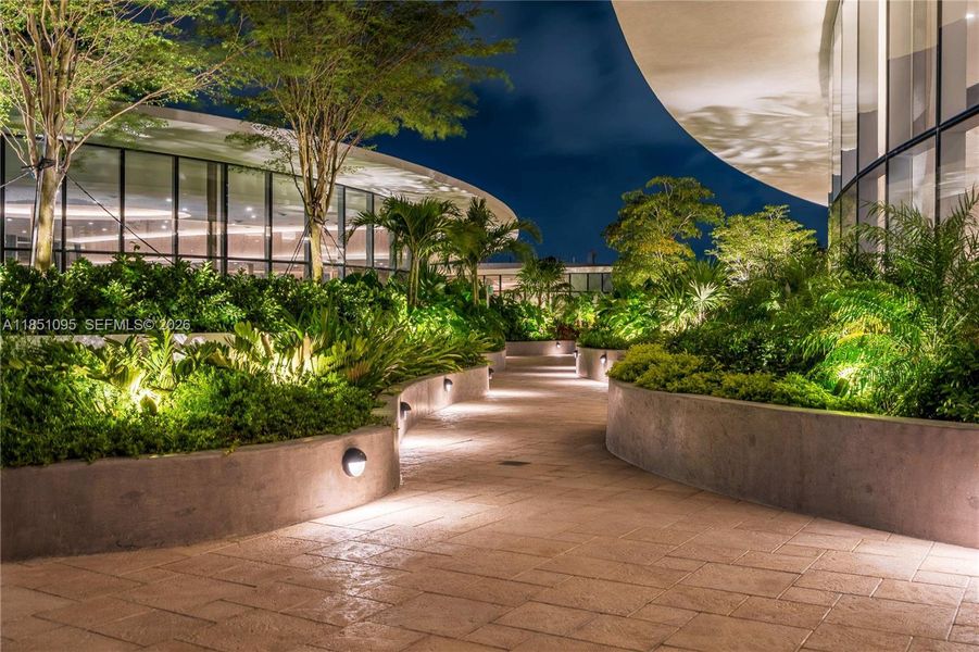 Community amenities in Aria Reserve, Miami (Image 29).