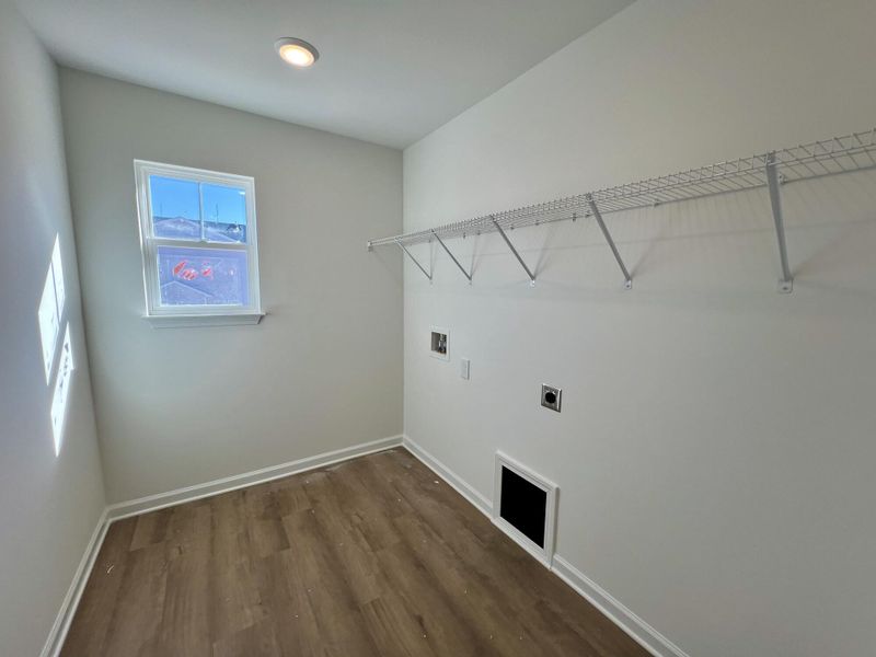 Spacious, unfurnished interior of a new home in Bellevue, Greenville (Image 16).